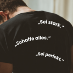 Was sozialer Druck mit deiner Psyche macht – und warum Rollenbilder so schwer loszulassen sind